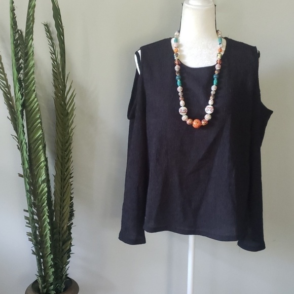 H&M black cold shoulder crinkle blouse - Picture 1 of 9